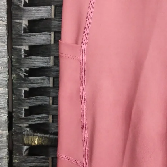 ZYIA Women's Brick Red High Rise Cropped Leggings SZ 6-8 - Picture 6 of 7